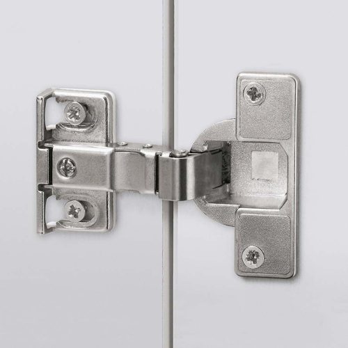 Kivetőpánt Hettich 72134 hűtőszekrényhez ET 582 + talp ráütődő 95°-os