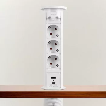   Munkalapba süllyeszthető Motoros elosztó 3-as 1,5m + 2USB Fehér